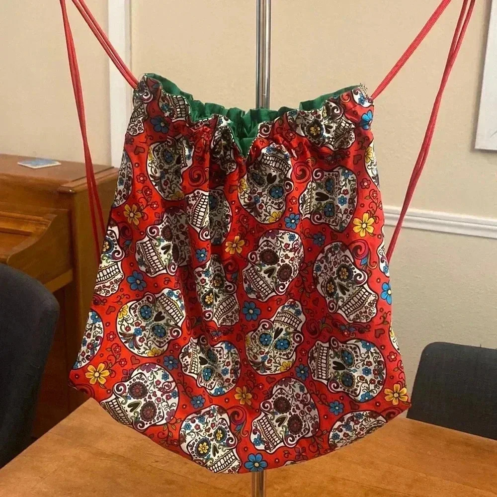 Día de los Muertos backpack made of fabric.